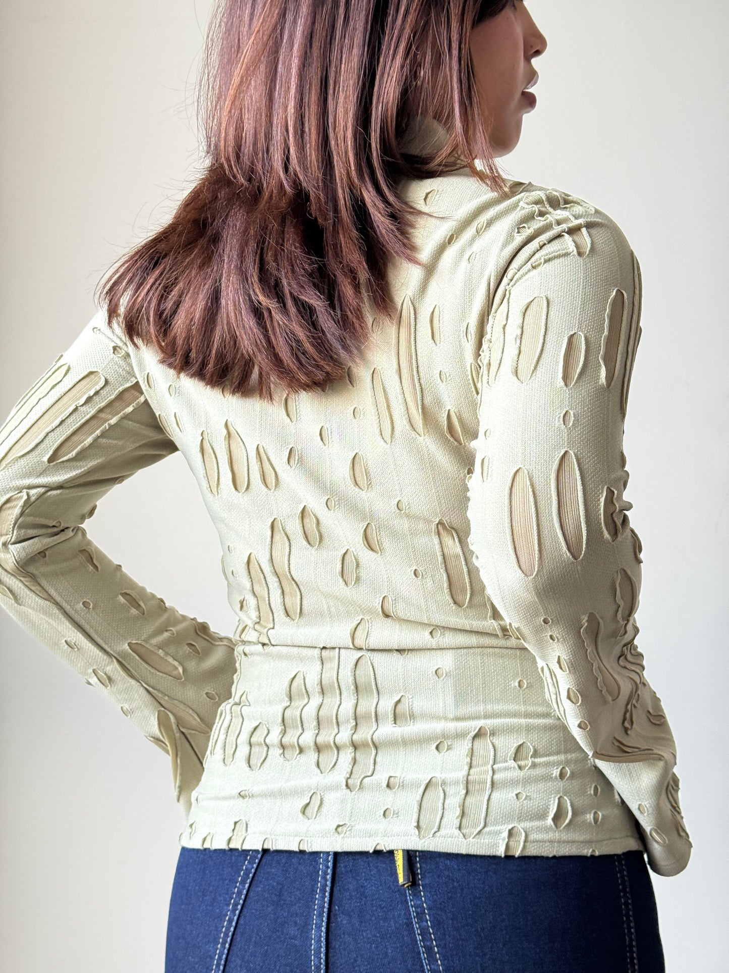 Distressed Fitted Flare Sleeve Shirt