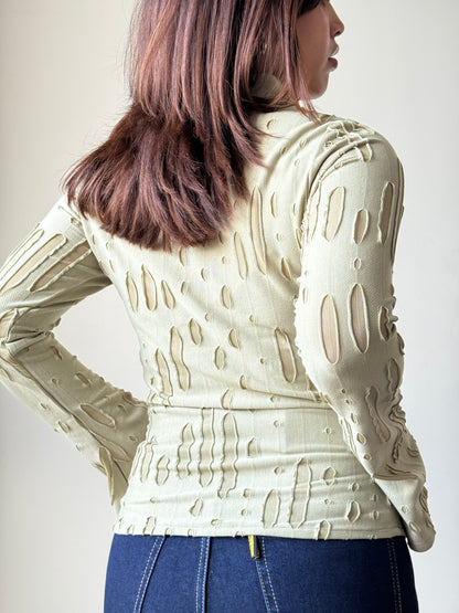 Distressed Fitted Flare Sleeve Shirt