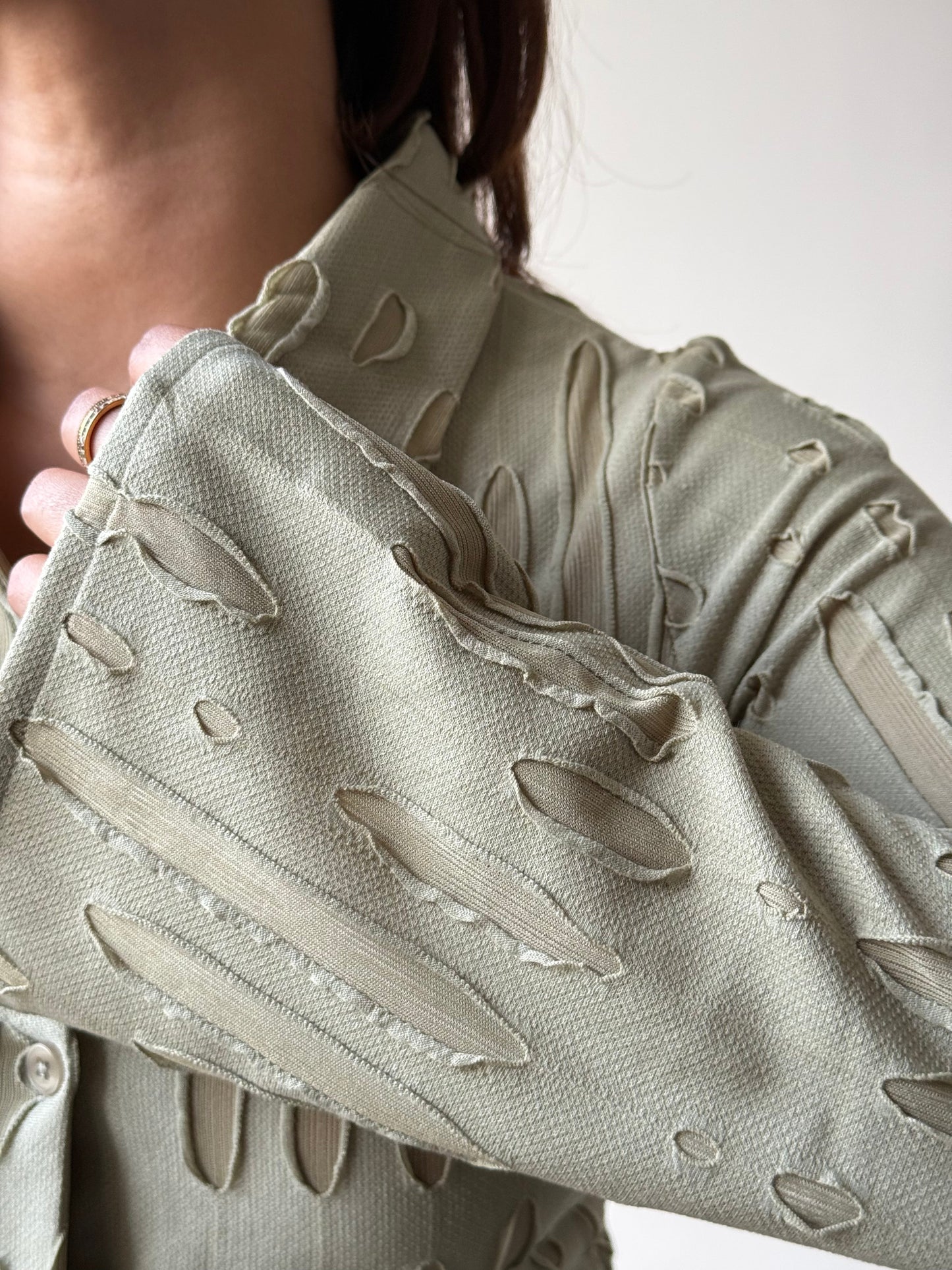 Distressed Fitted Flare Sleeve Shirt